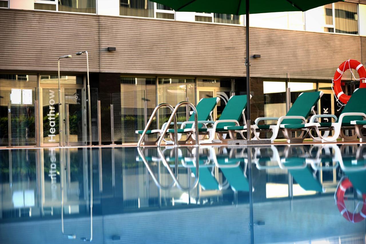 Axor Barajas Hotel Madrid Exterior photo
