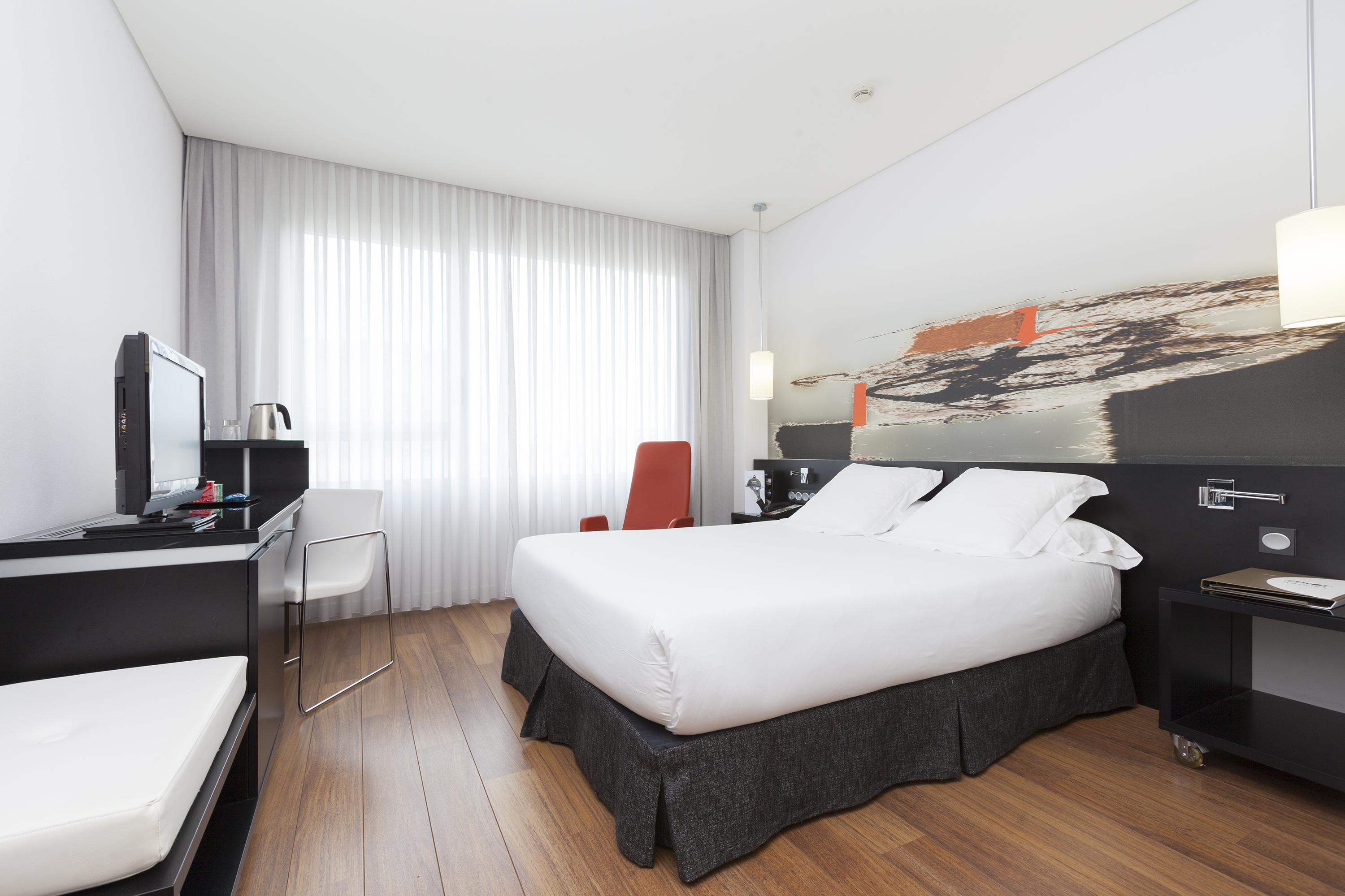 Axor Barajas Hotel Madrid Exterior photo