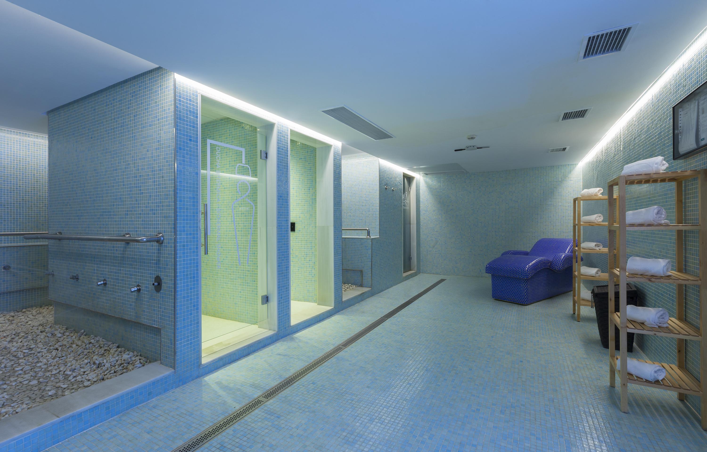 Axor Barajas Hotel Madrid Exterior photo
