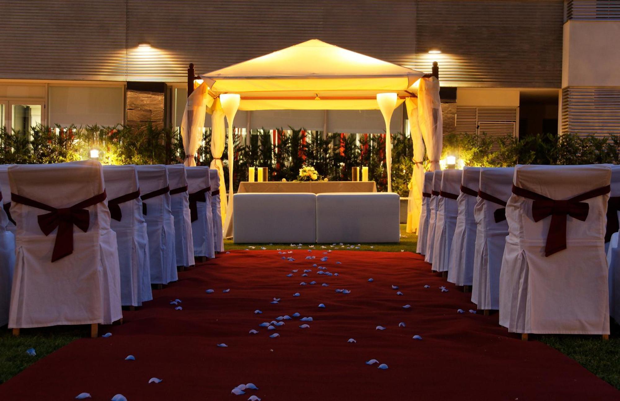 Axor Barajas Hotel Madrid Exterior photo