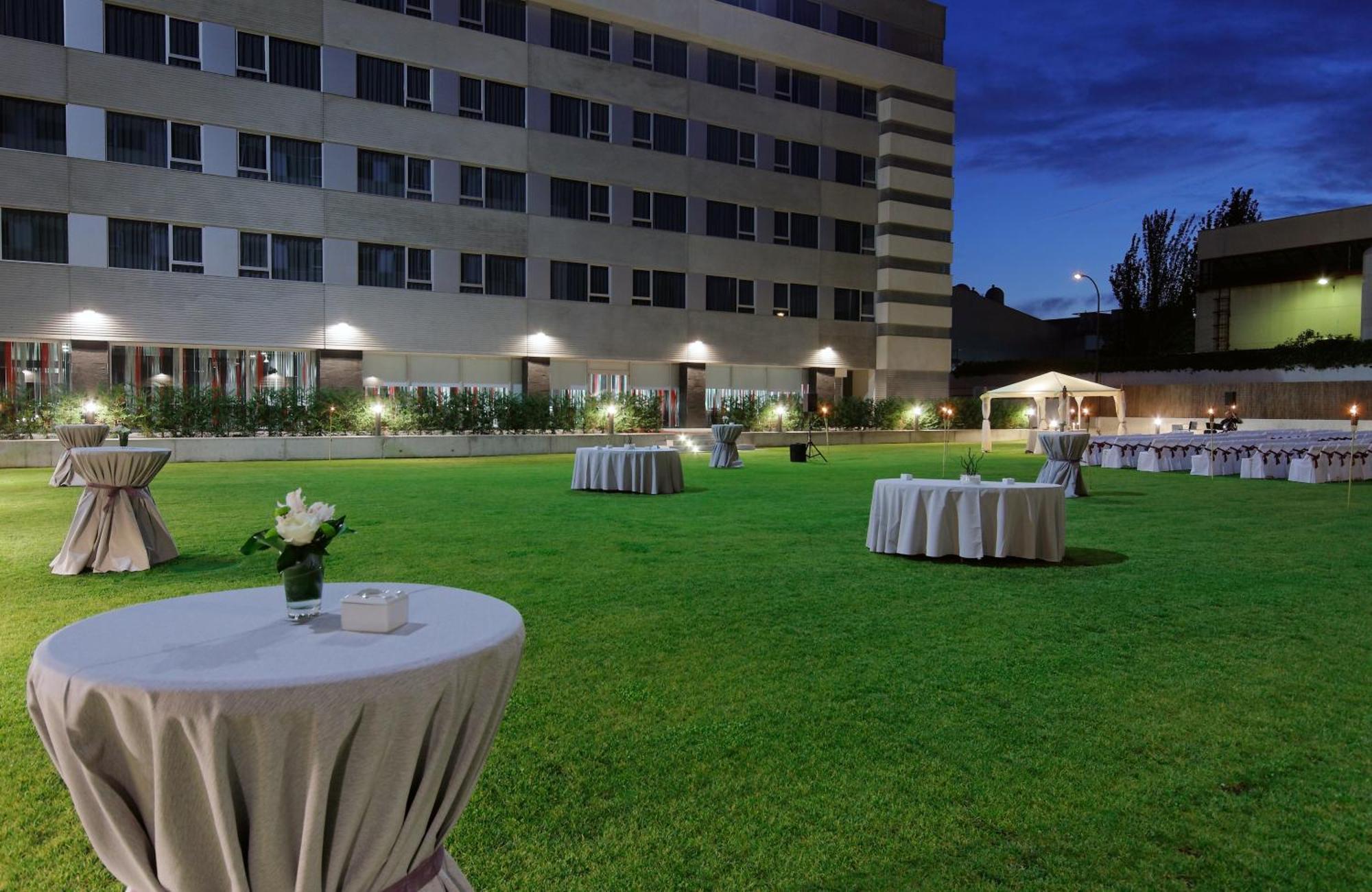 Axor Barajas Hotel Madrid Exterior photo