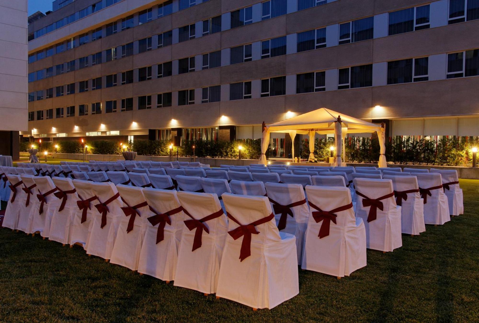 Axor Barajas Hotel Madrid Exterior photo