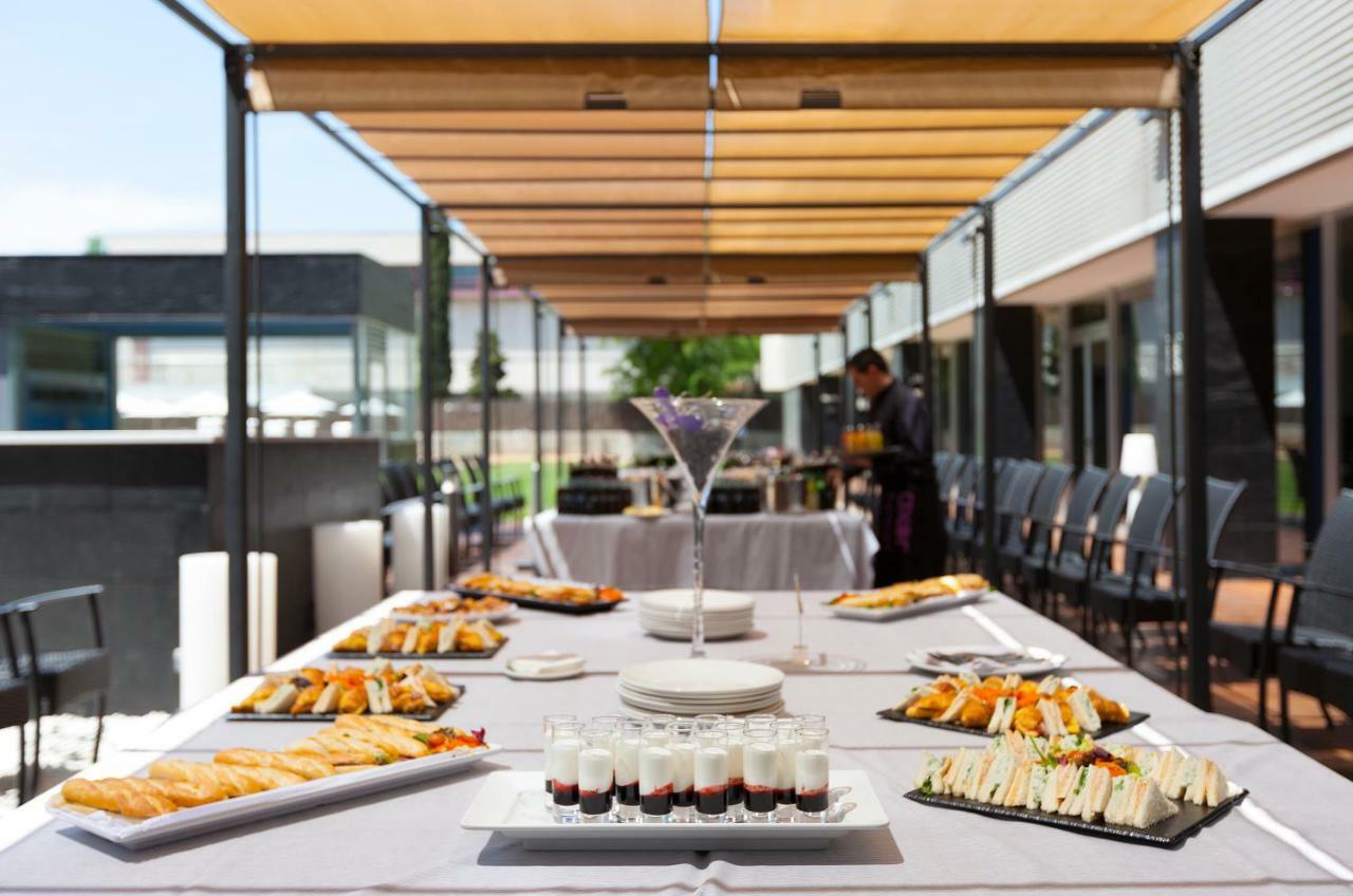 Axor Barajas Hotel Madrid Exterior photo