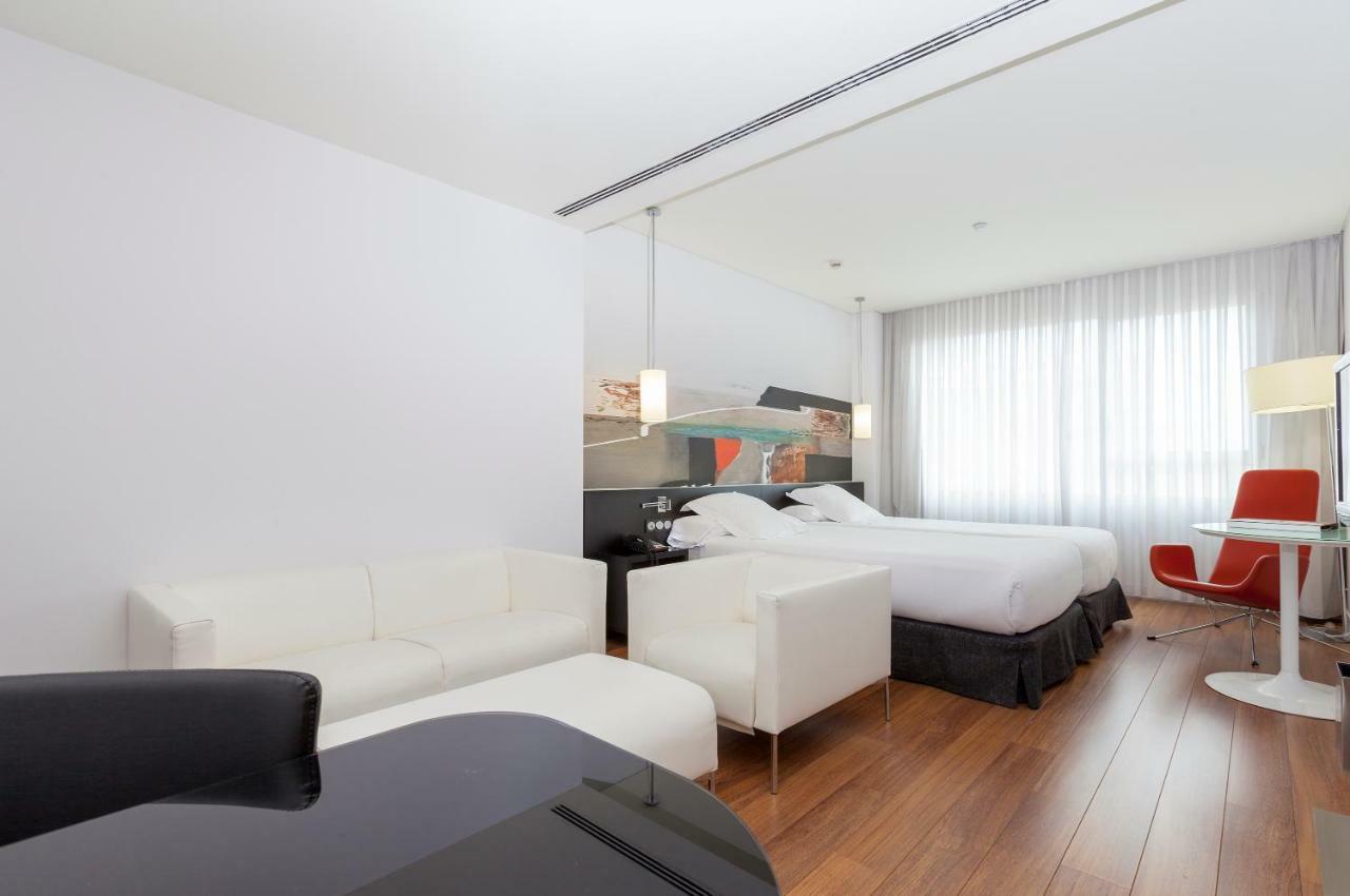 Axor Barajas Hotel Madrid Exterior photo